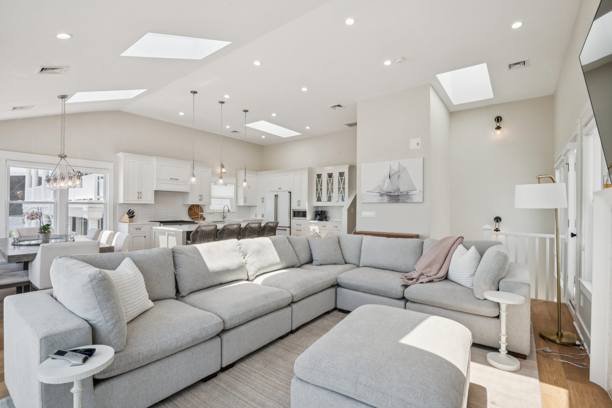 Ocean Panorama, Living Room