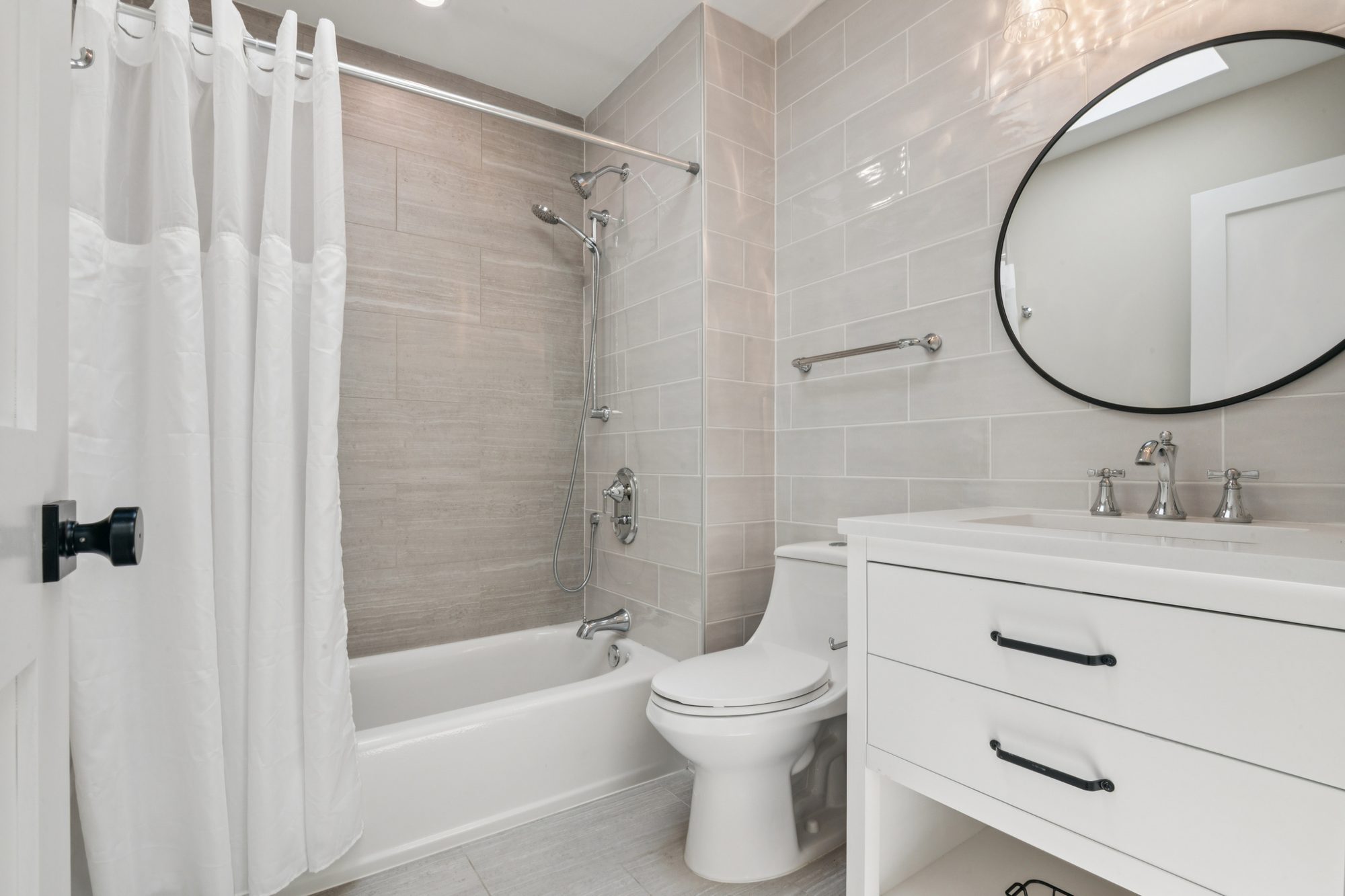 Ocean Panorama, Bathroom
