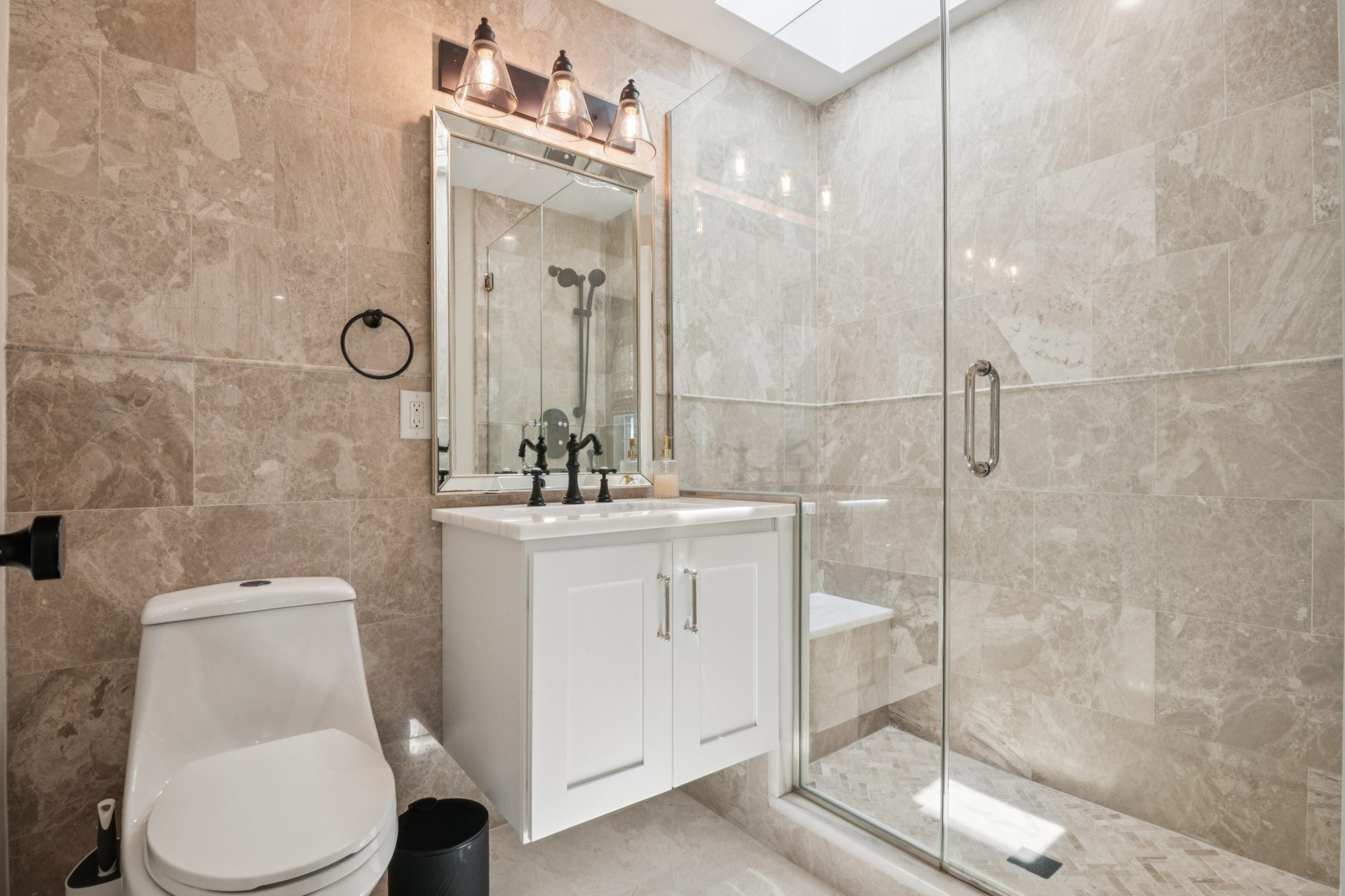 Ocean Panorama, Bathroom