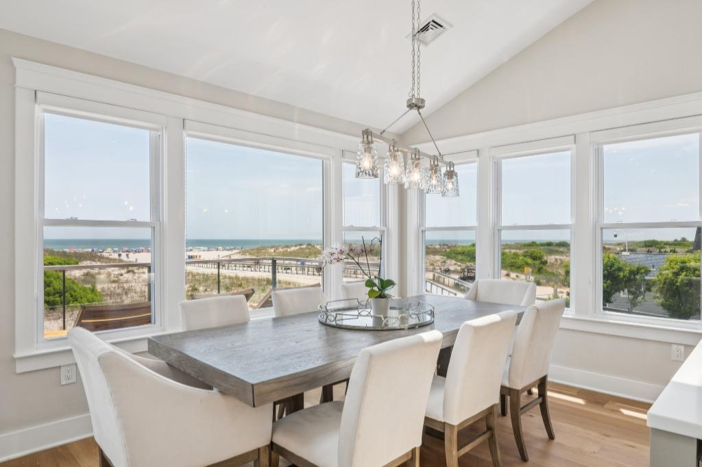 Ocean Panorama, Dining Area