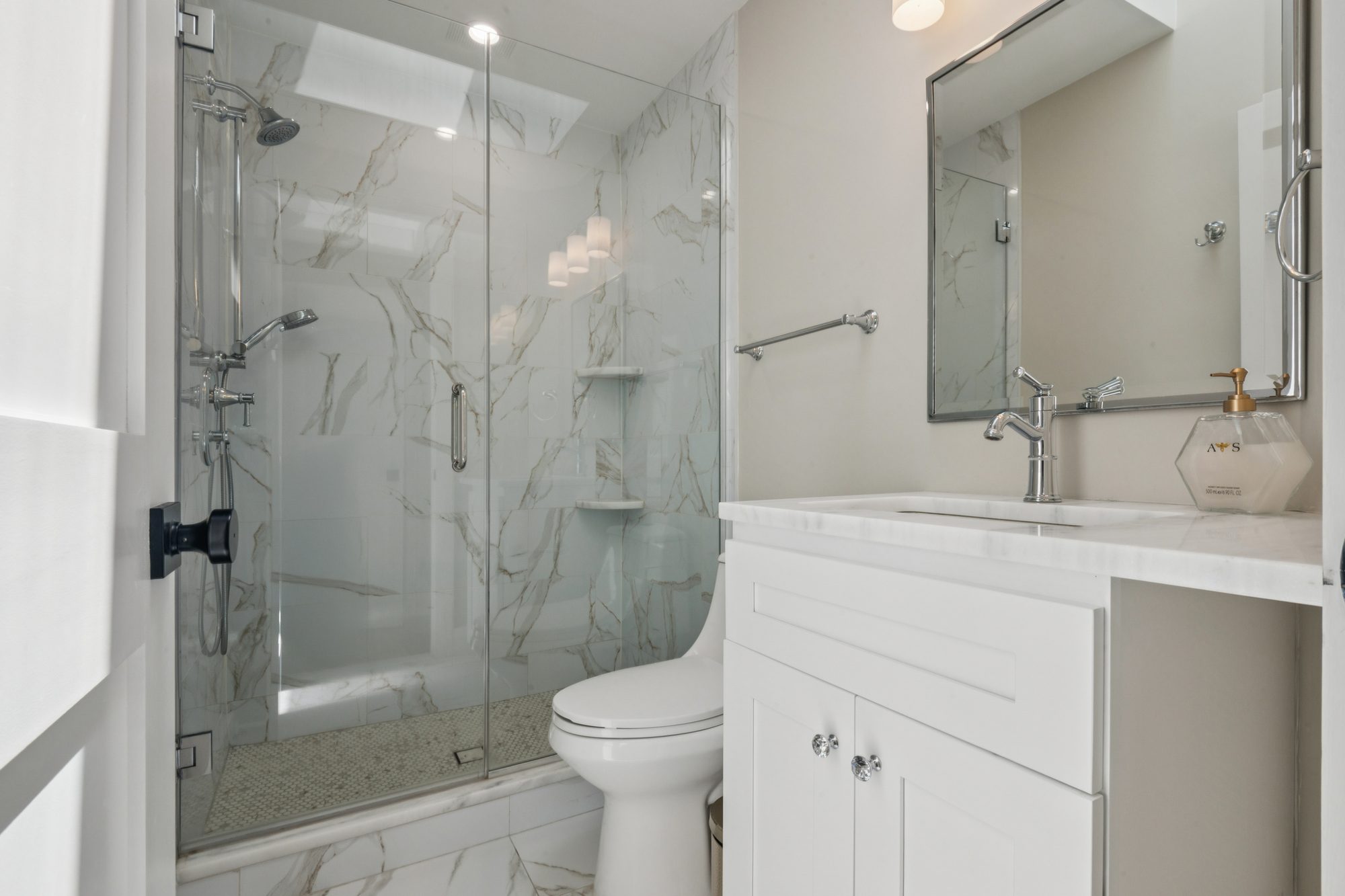 Ocean Panorama, Bathroom
