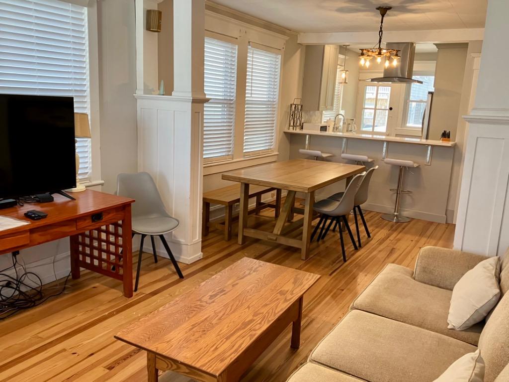 Let's ALL Go to the Beach (Triplex), Dining Area