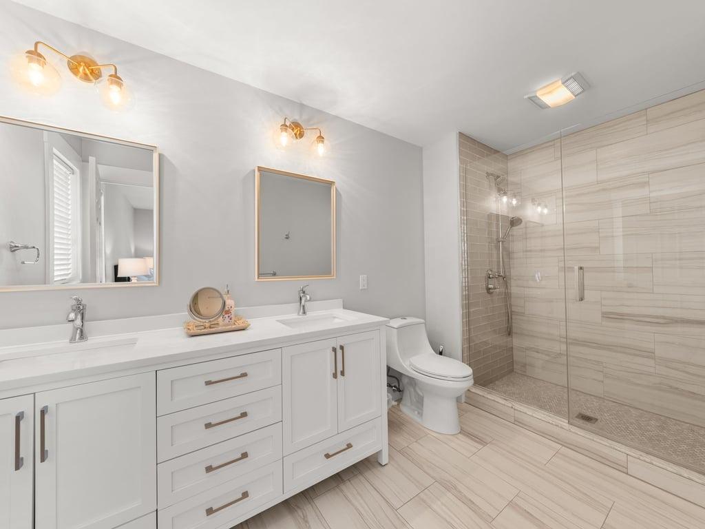 Chic Beach Retreat, Bathroom
